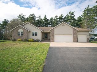 2414 Forest Grove Ave, Kronenwetter, WI 54455