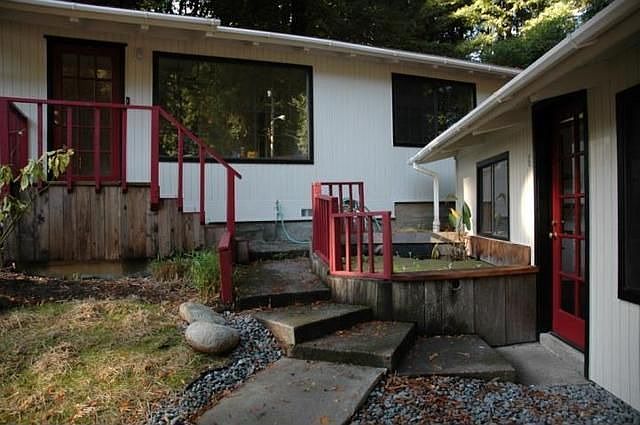 2nd image of 430 Redwood Ave