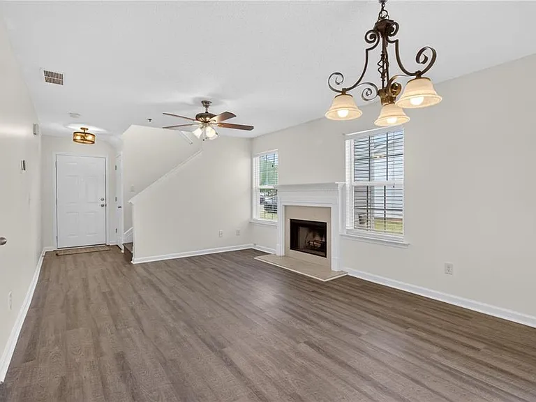 275 Cottonwood Creek Cir — Photo 5