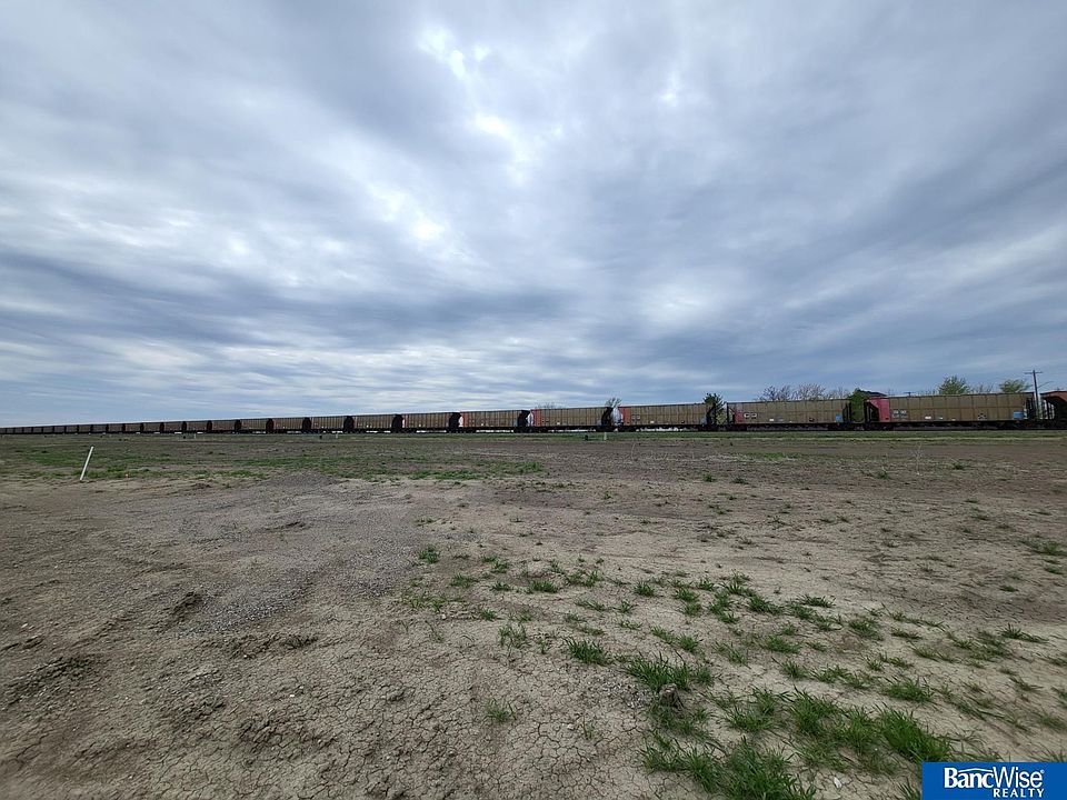 2nd image of 411 Railroad St