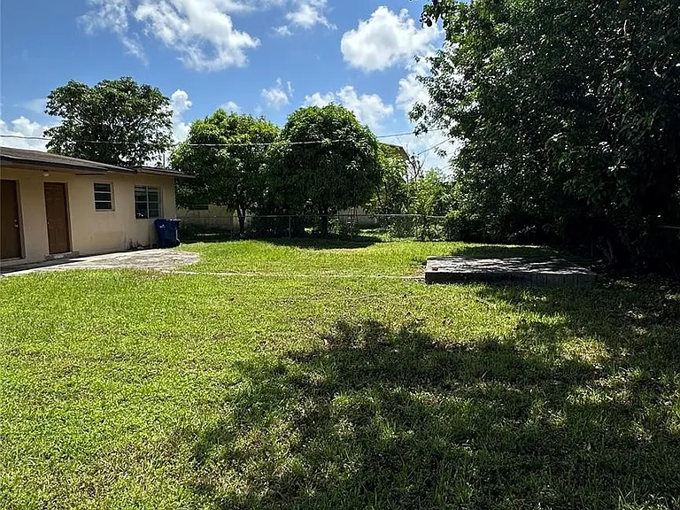 10741 SW 150th Ter — Photo 13