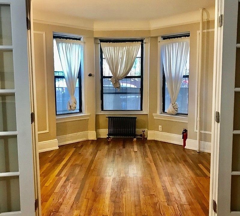 1st image of 900 Union St #1