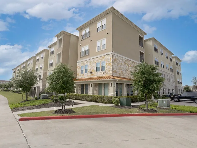 Gala at Texas Parkway — Photo 7