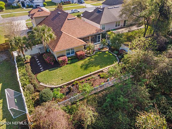 3rd image of 3340 VICTORIA LAKES Drive N