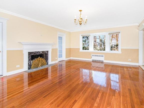 4th image of 329 Grandview Blvd