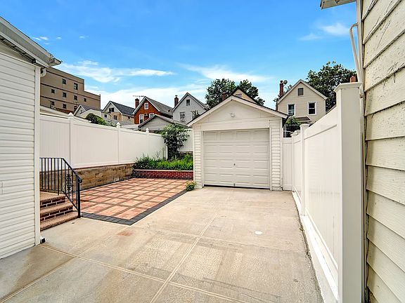 4th image of 6330 Saunders St