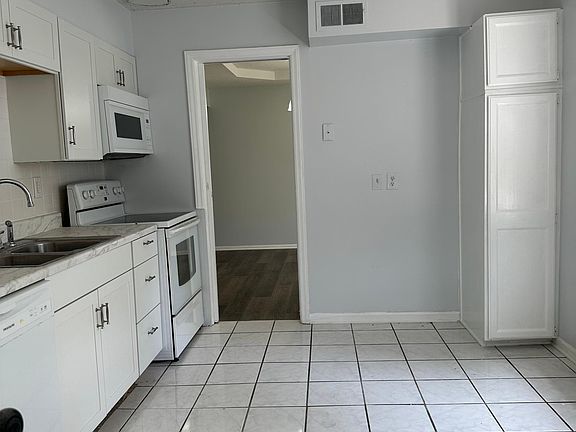 3rd image of 1117 W 26th St S