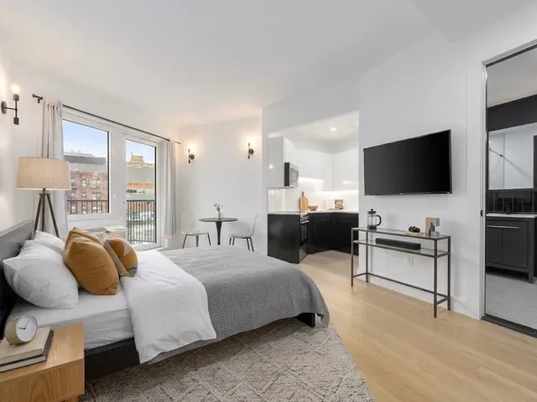 1042 President Street image 1 of 5