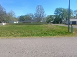 15 2nd St, Warner, OK 74469