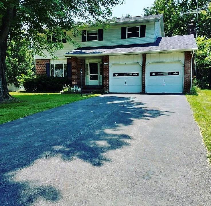 1st image of 425 Lorraine Dr