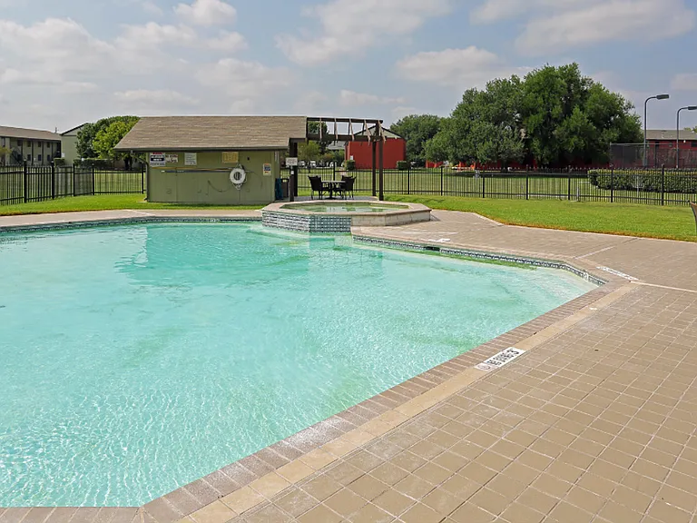 Modern Waco Living Zero Deposit Apartments Near Baylor, 1800 Waco — Photo 146