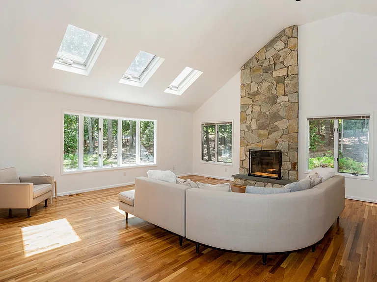 8 Bay Woods Dr — Photo 10