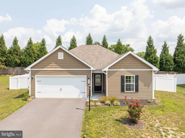 63 Calder St, Martinsburg, WV 25401