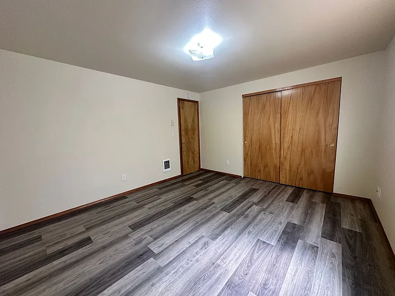 2132-2142 SW Reindeer Ave — Photo 6