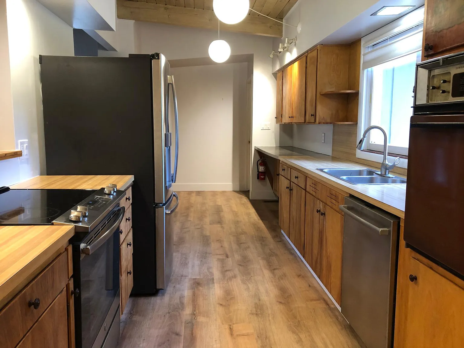 1146 Poly Dr — Photo 4