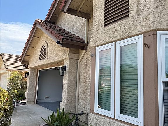 3rd image of 6180 Fremont Cir