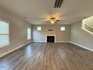 3 bed, 2.5 bath, 1812 sqft, $1,995 — Photo 2