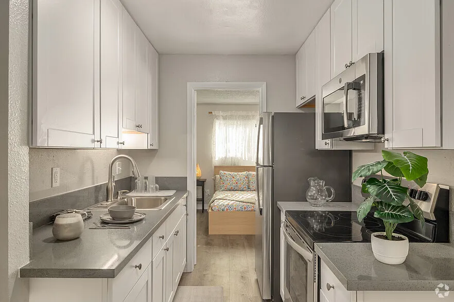 5030-5050 Lotus St