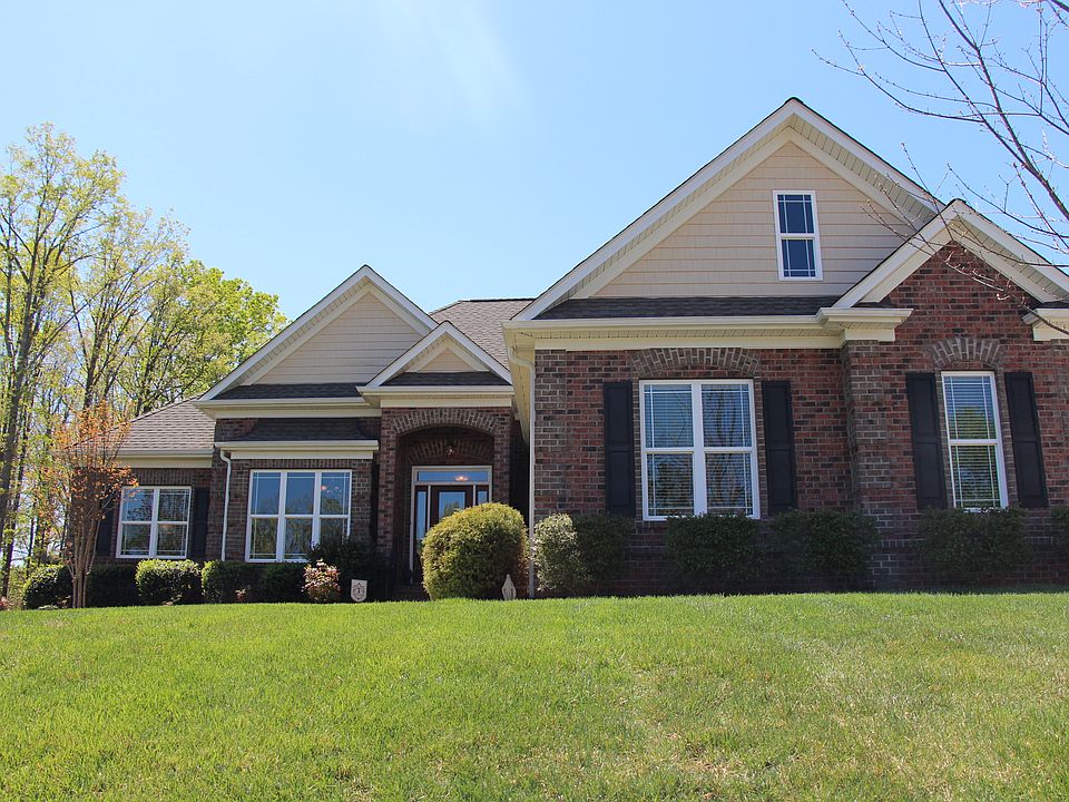 1st image of 7490 Pine Glade Dr