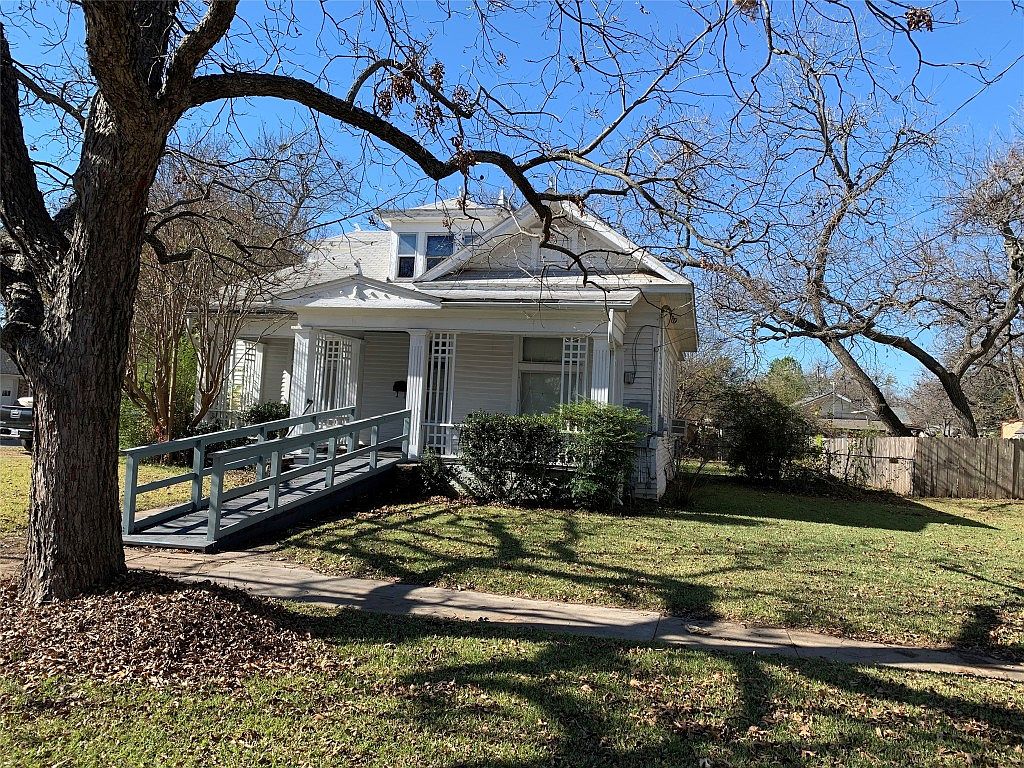 317 S Clements St, Gainesville, TX 76240 Zillow