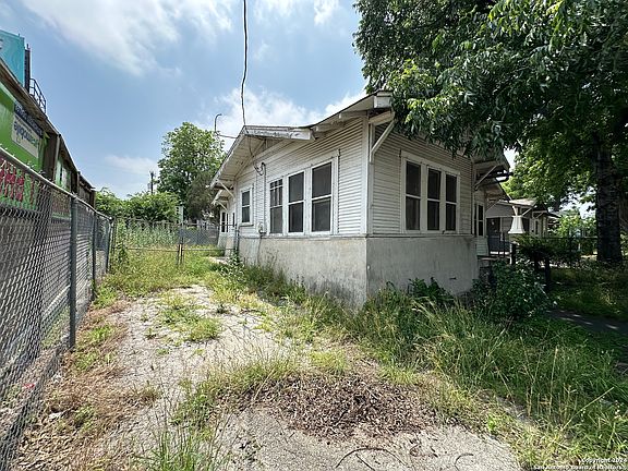 2nd image of 2706 W W Cesar E Chavez Blvd