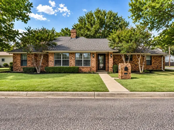 204 Sloan St, Whitesboro, TX 76273