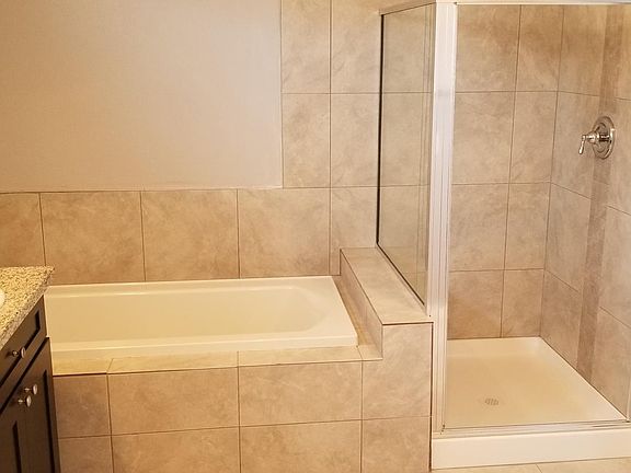 5th image of 994 Cantabria Heights Ave