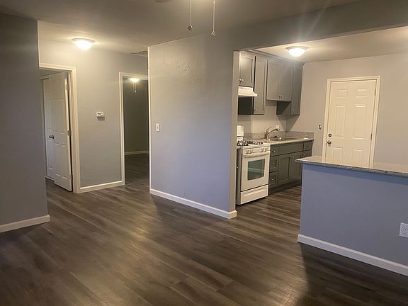 2nd image of 24953 Fir Ave