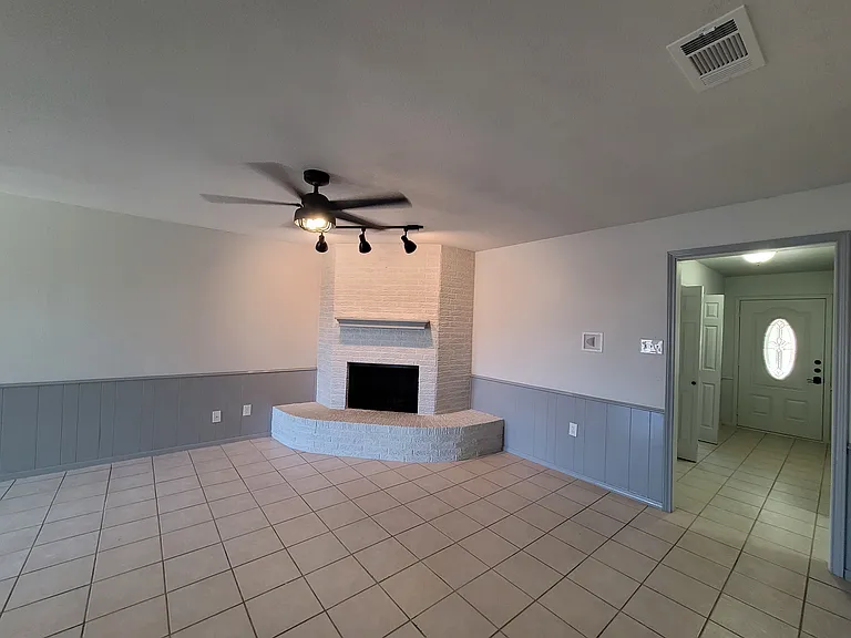 8832 Sandcastle Ct — Photo 5