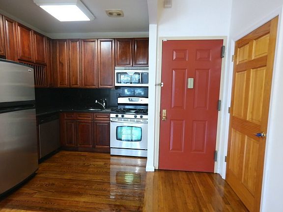 5th image of 370 Menahan St #4RR