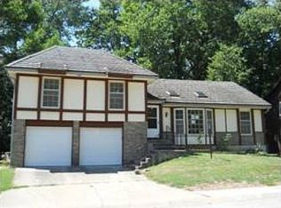3613 NE Wild Plum Ln, Kansas City, MO 64119