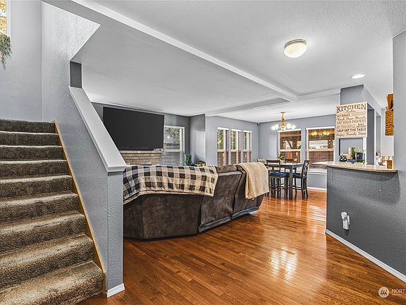 4th image of 8012 Kenton Lane SE