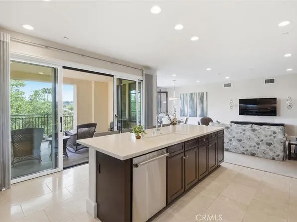 23500 Park Sorrento Unit D44, Calabasas, CA 91302