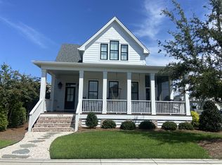 1304 Evans St, Morehead City, NC 28557