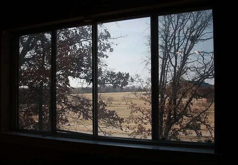 Kingswood Ct — Photo 13