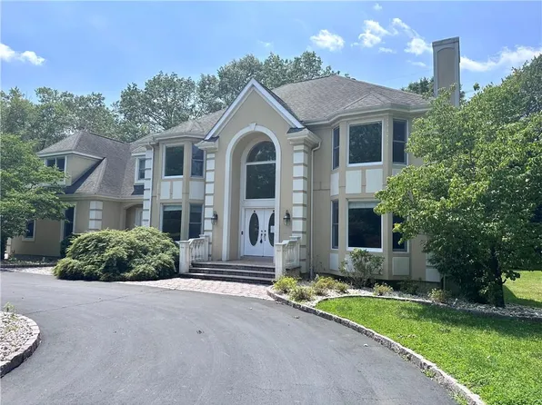 855 Shepherd Court, Yorktown Heights, NY 10598