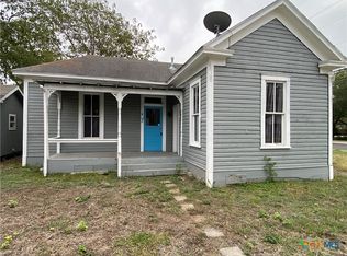 403 Elm St, Seguin, TX 78155