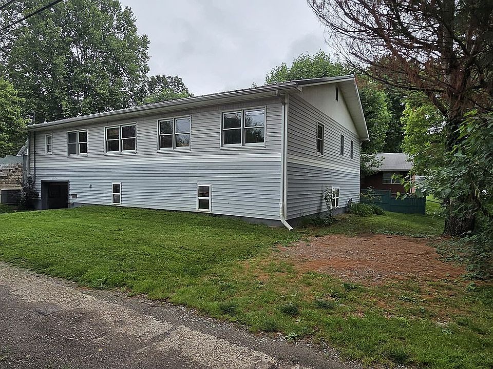 1st image of 712 Marietta Ln