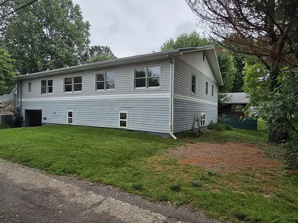 712 Marietta Ln, Marietta, OH 45750