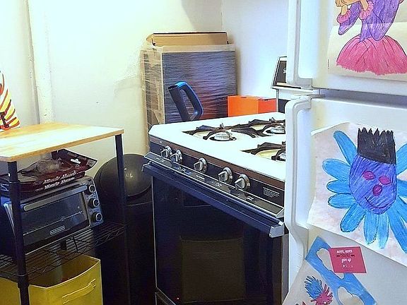 3rd image of 161 E 96th St APT 3D