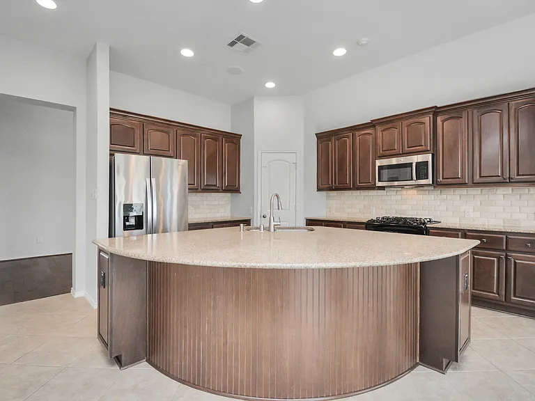 2823 Woodland Glen Ln — Photo 8