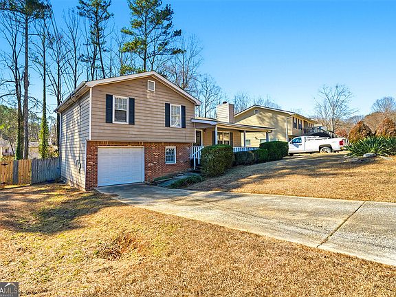 2nd image of 1496 Cherry Hill Rd SW