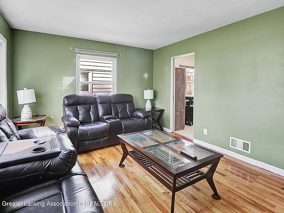 3rd image of 3601 Glenwood Ave