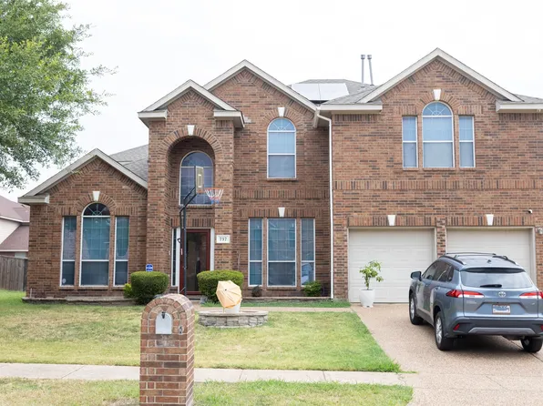 737 Honeysuckle Way, Desoto, TX 75115
