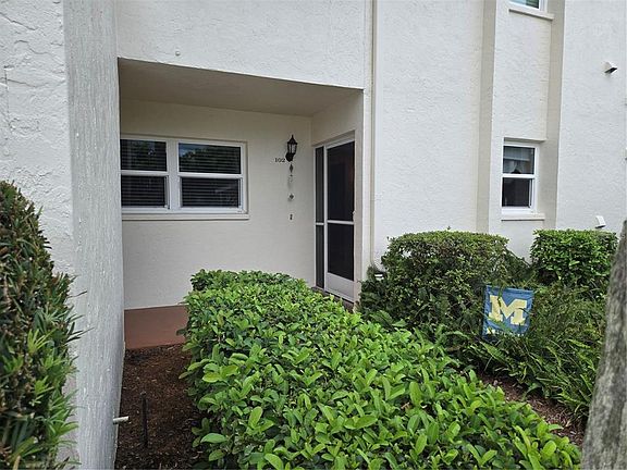 2nd image of 756 VILLAGE CIRCLE #102