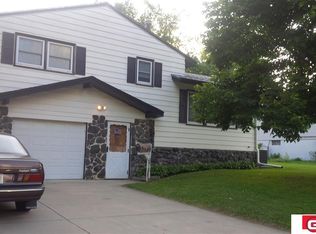 6012 N 68th St, Omaha, NE 68104