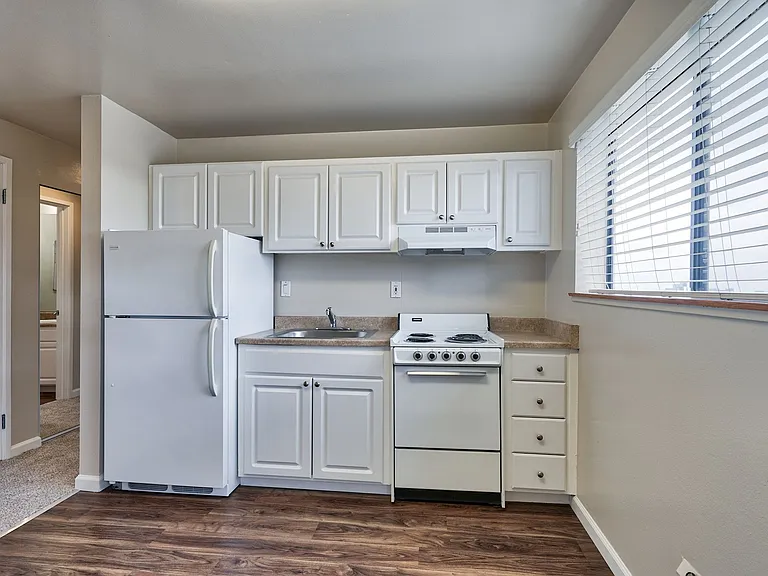 Woodmont Apartments — Photo 25