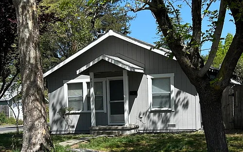 801 McConnell Ave Photo 1