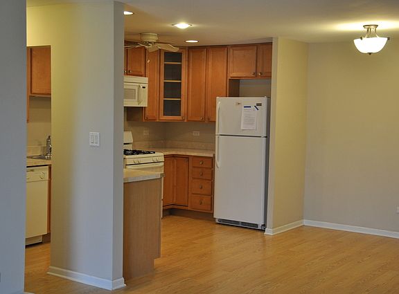 4th image of 923 Jonathon Ct #8-201