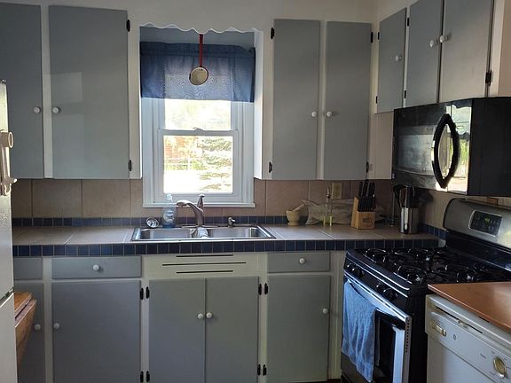 4th image of 245 S Barton St